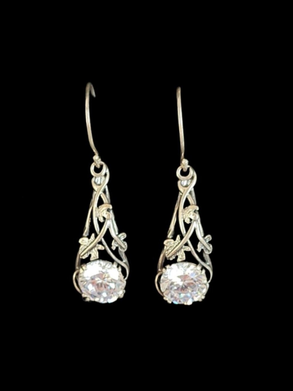 Vintage 1990s 925 Sterling Silver Filigree Celtic Leaf CZ Drop Earrings